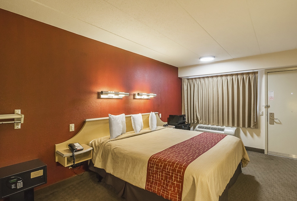 Red Roof Inn Indianapolis North 19/34