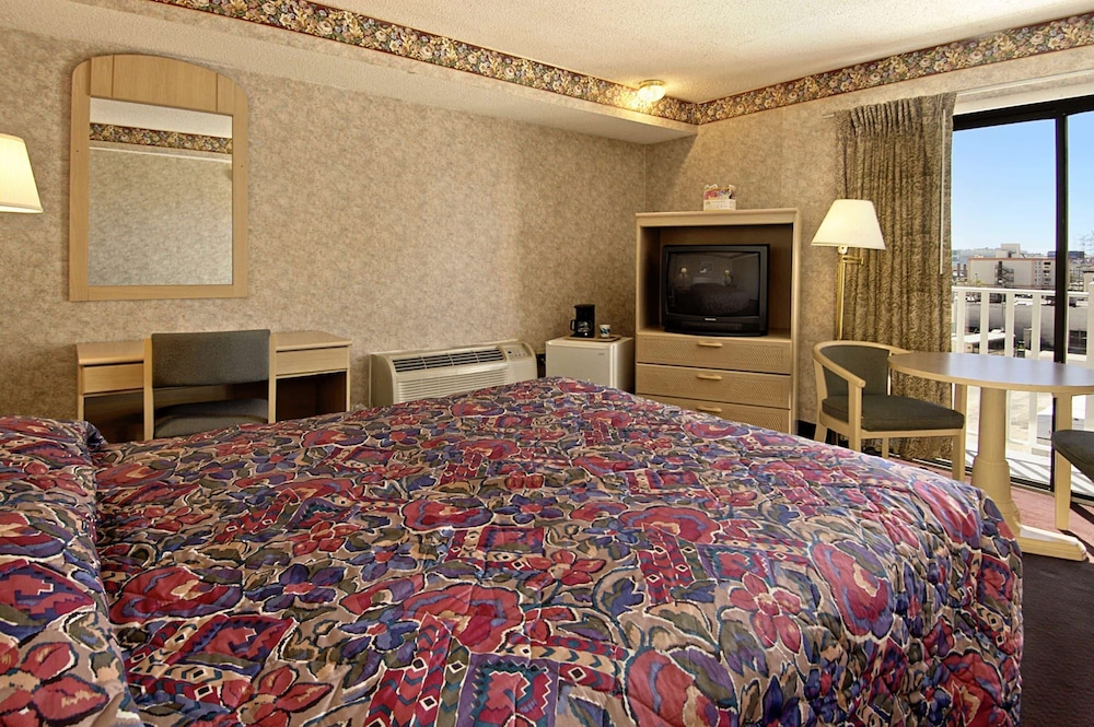Super 8 by Wyndham Atlantic City NJ 9/21