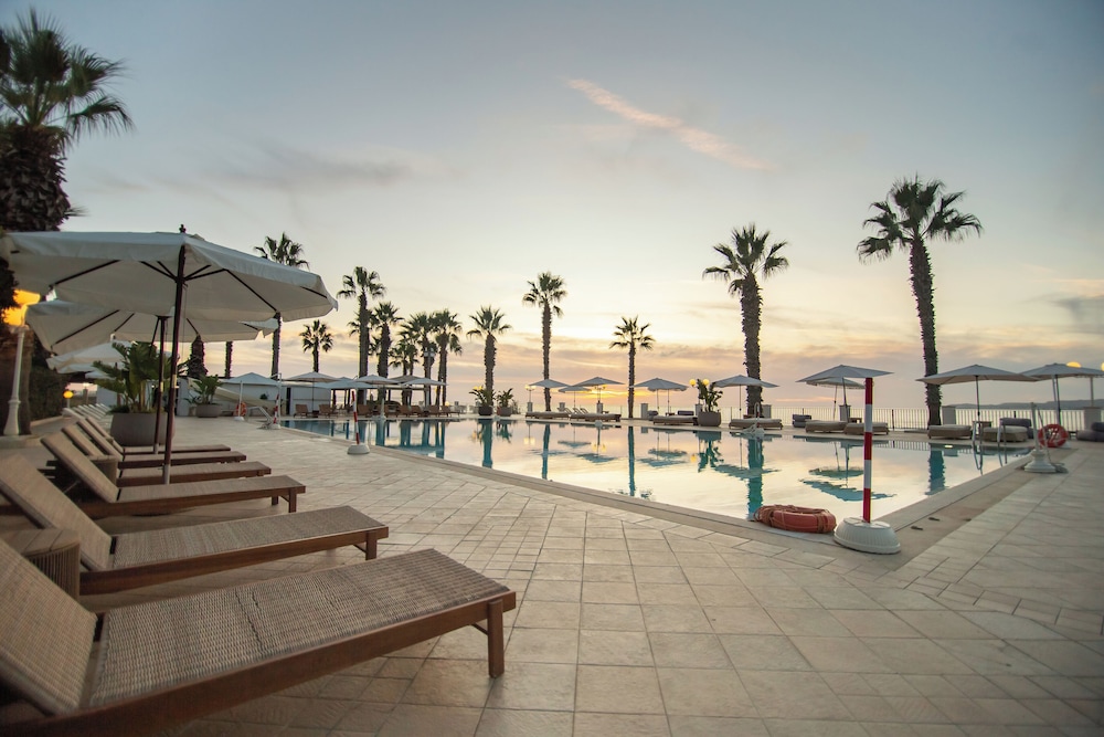 Dioscuri Bay Palace Hotel 70/75