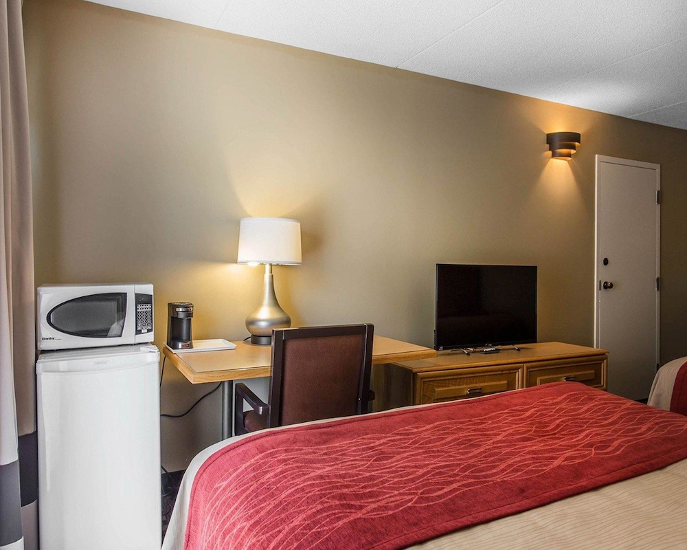 Comfort Inn Midland 25/42