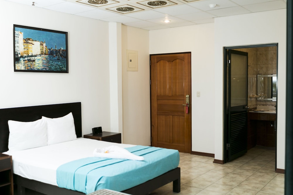 Hotel Puntarenas Beach 12/50