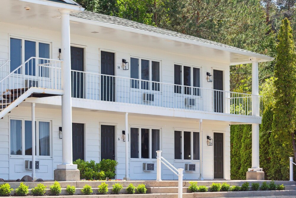 Bay Inn of Petoskey 2/68