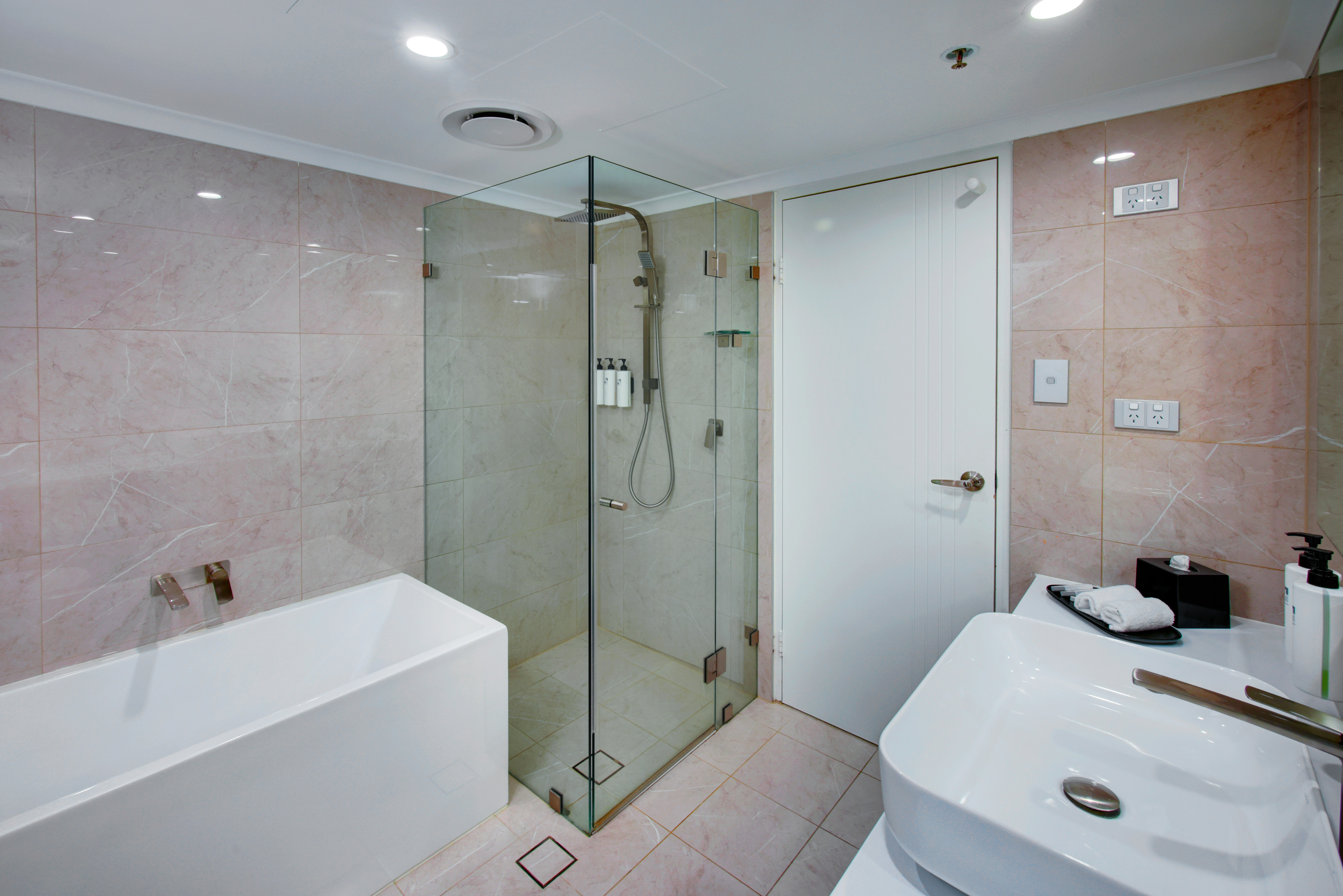 The York by Swiss-Belhotel 90/90