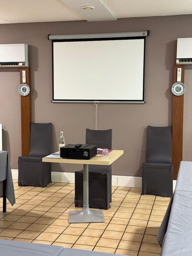 Brit Hotel Besancon l'Horloge 41/50