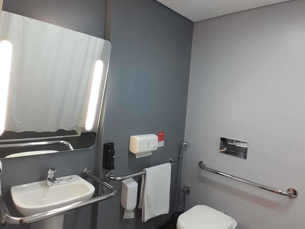 Ibis Jatai Hotel 47/50