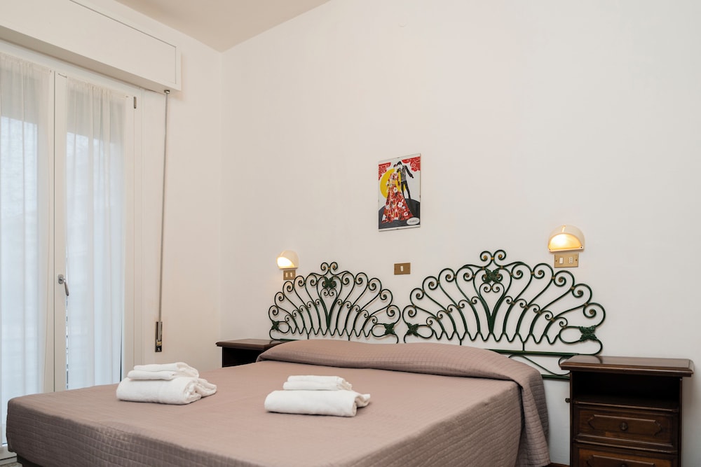 Doria Hotel 6/48