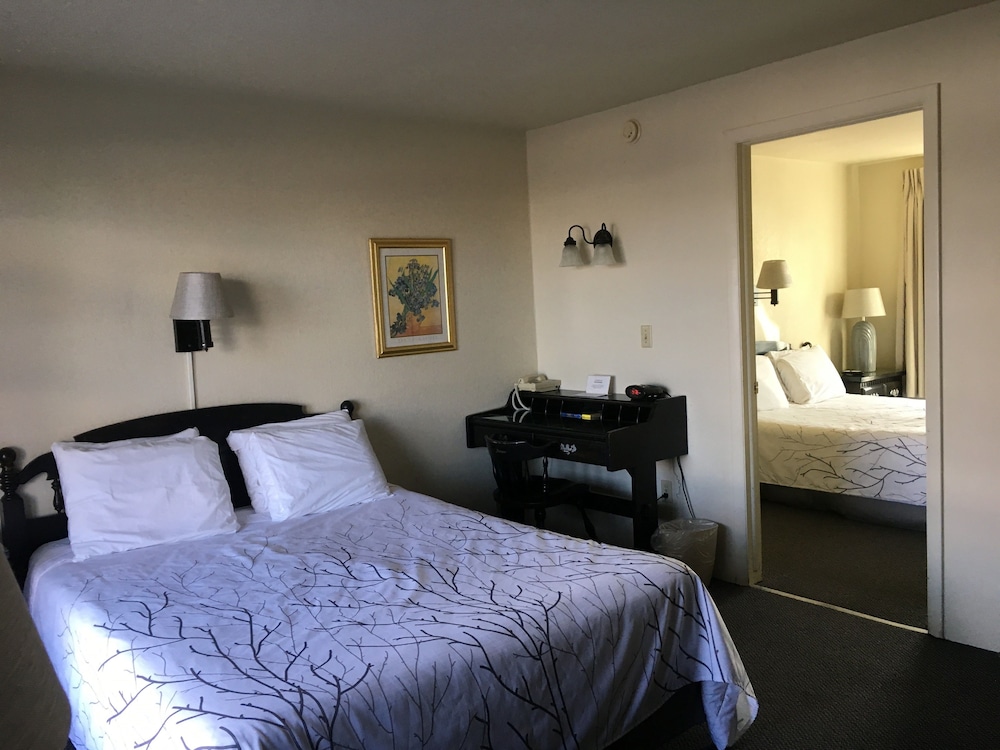Continental Inn 11/48