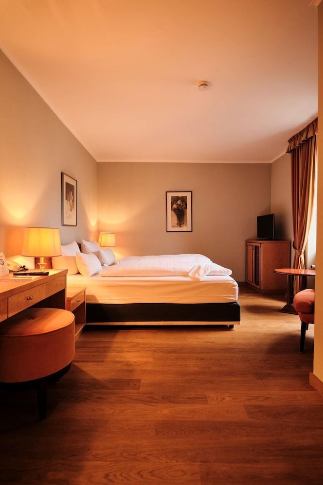 HALM KONSTANZ(FORMERLY ARCADIA HOTEL HALM KONSTANZ) 21/67