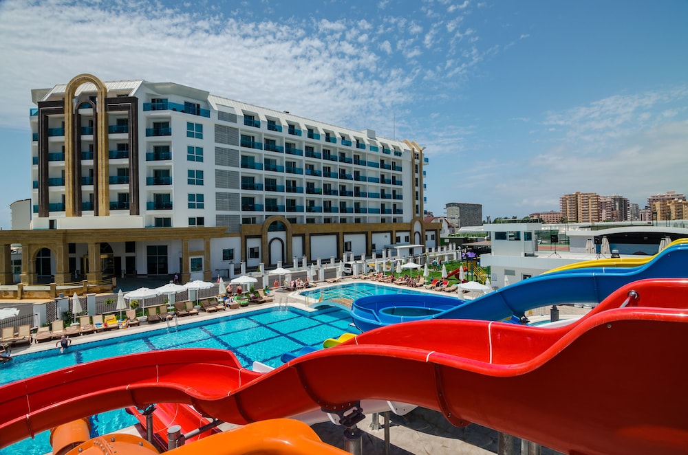 The Lumos Deluxe Resort Hotel and Spa 56/60