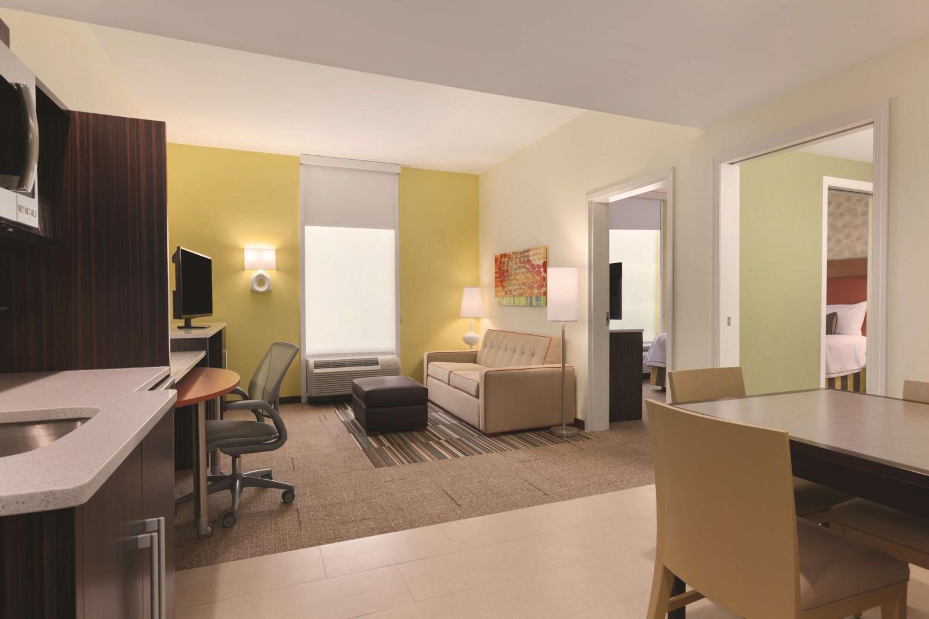 1 Bedroom, Suite, Queen Bed, Sofa