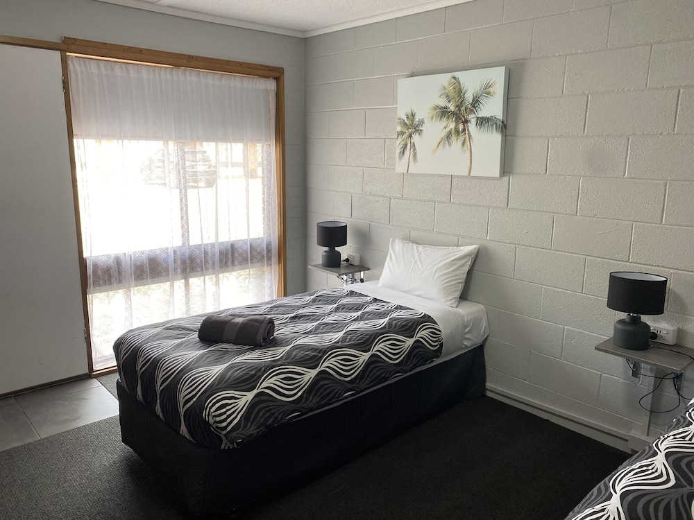 MARINER MOTEL 19/58