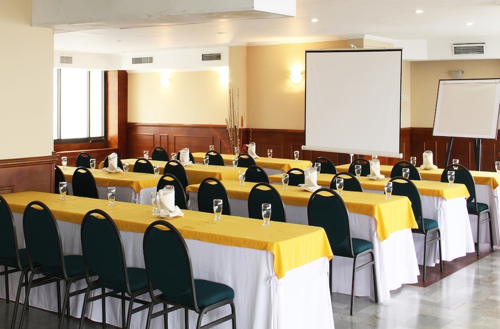 Torre de Cali Plaza Hotel 54/67