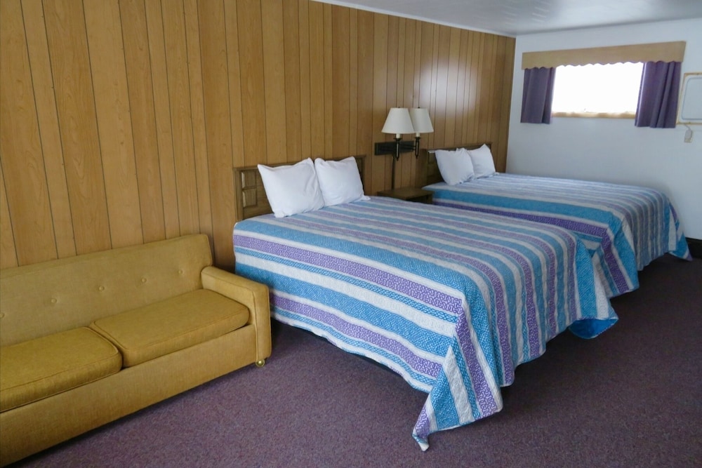 Cedars Motel 18/72