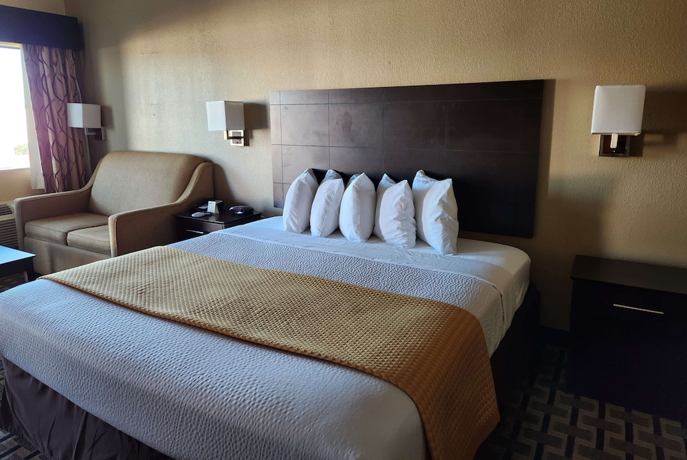 Days Inn By Wyndham Baytown East 18/50