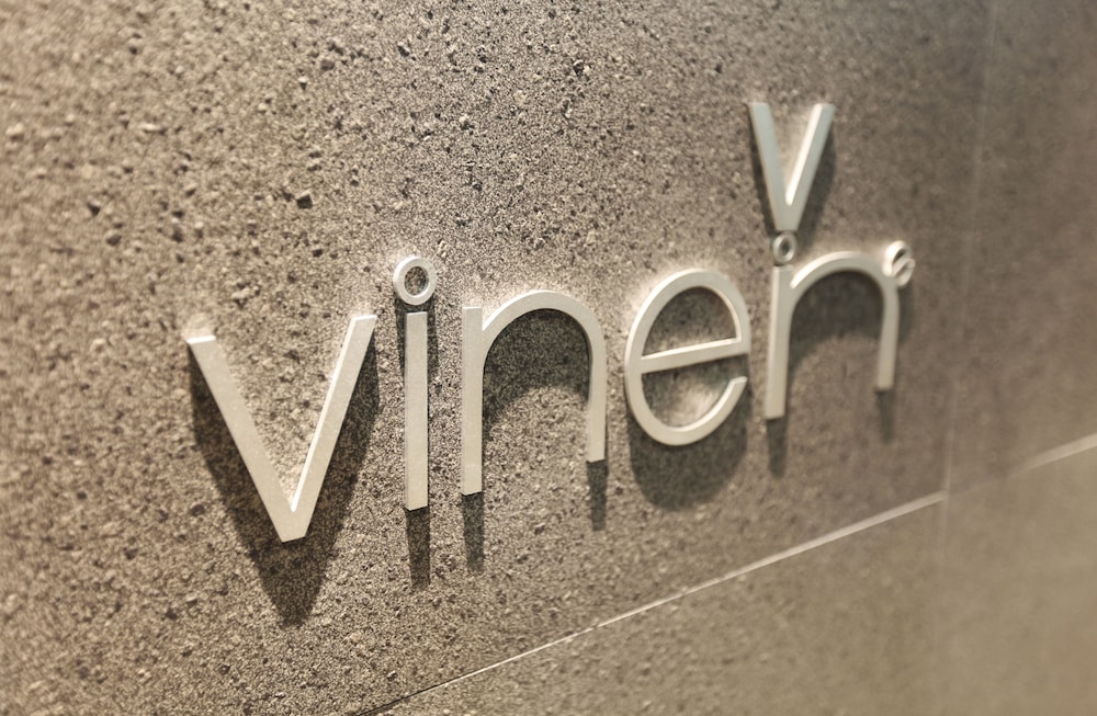 Vine Hotel 24/50