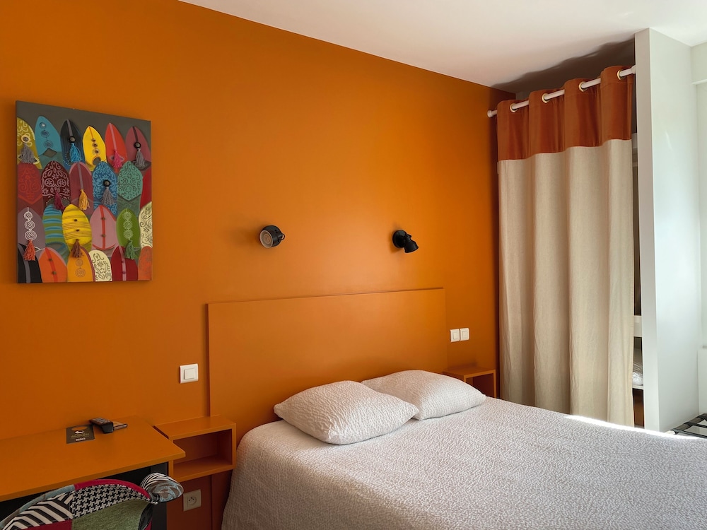 HOSTELLERIE DU CLOS PITE 9/56