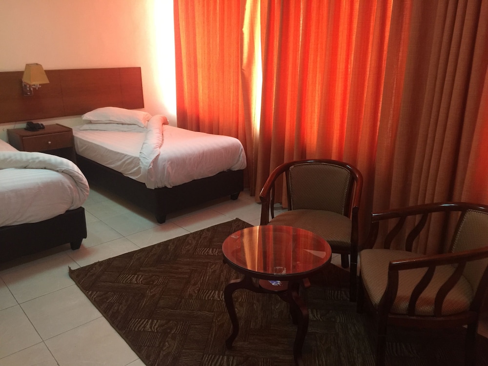 ZAINA PLAZA HOTEL 31/53