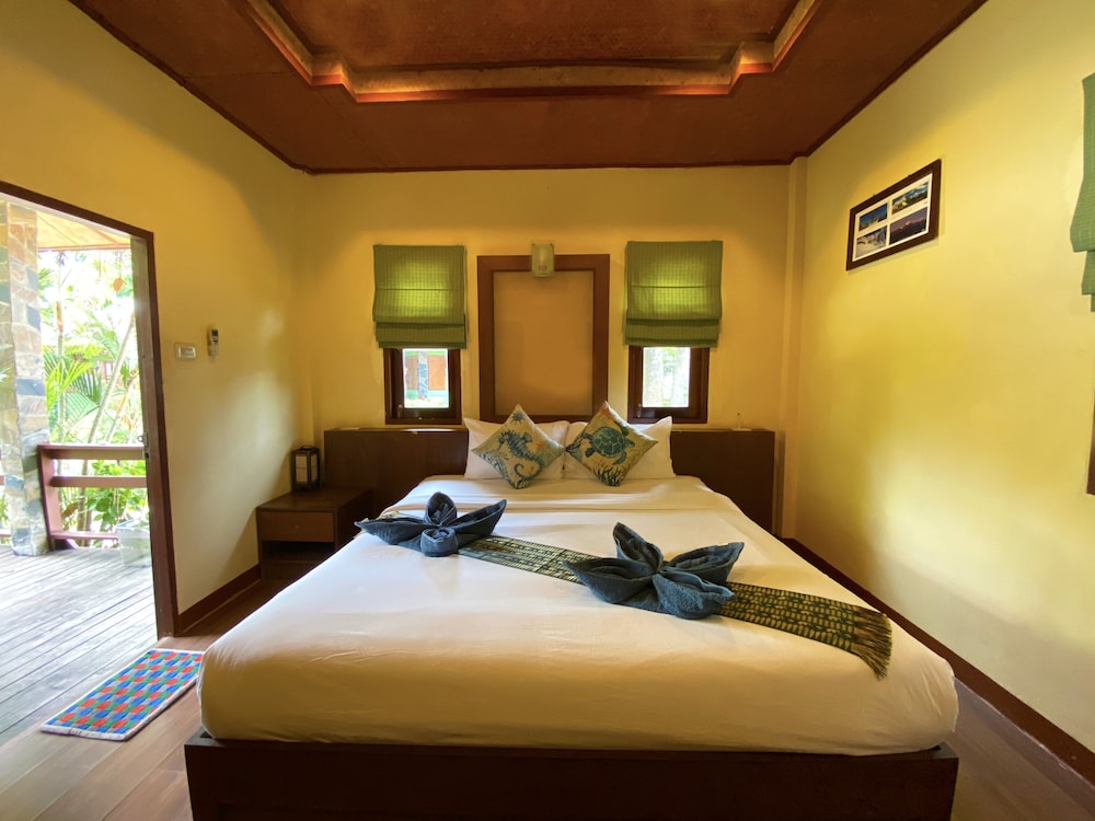 1 BEDROOM, DELUXE, DOUBLE BED, GARDEN VIEW, GARDEN AREA