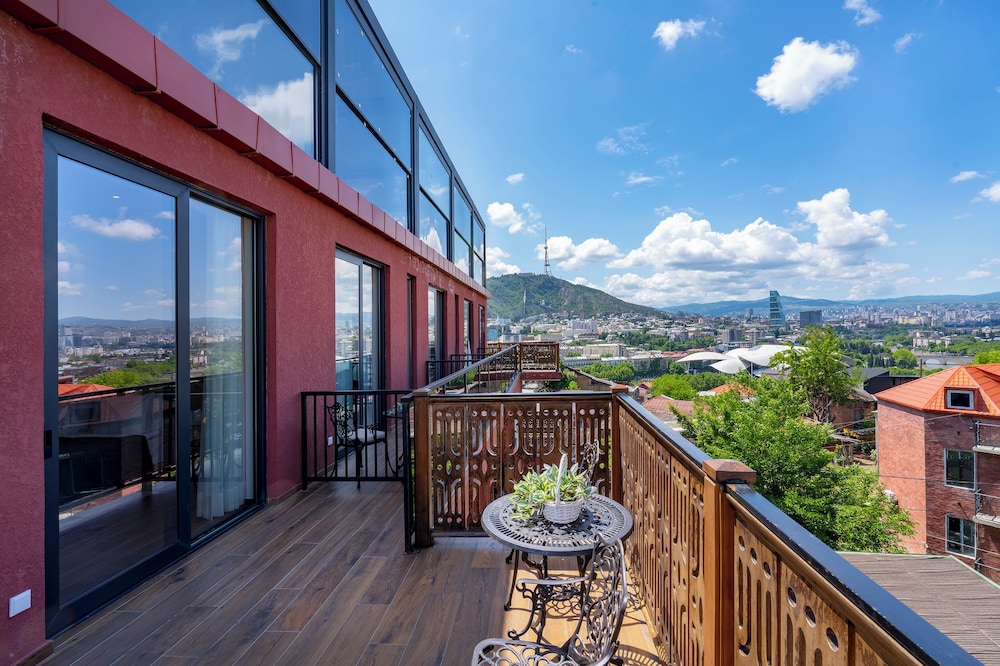 Iris Hotel Tbilisi 3/60