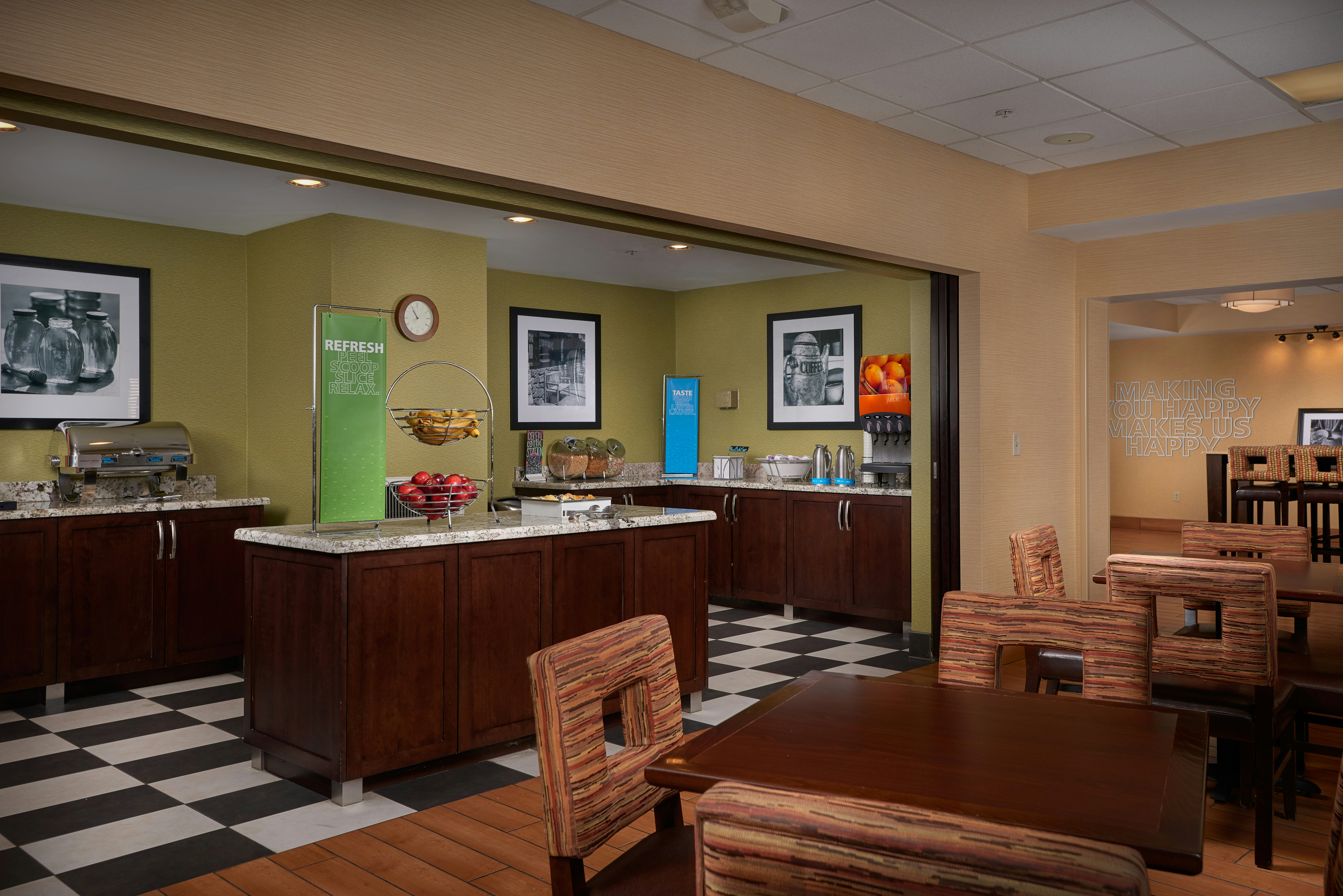 Hampton Inn Phoenix/Anthem 26/37