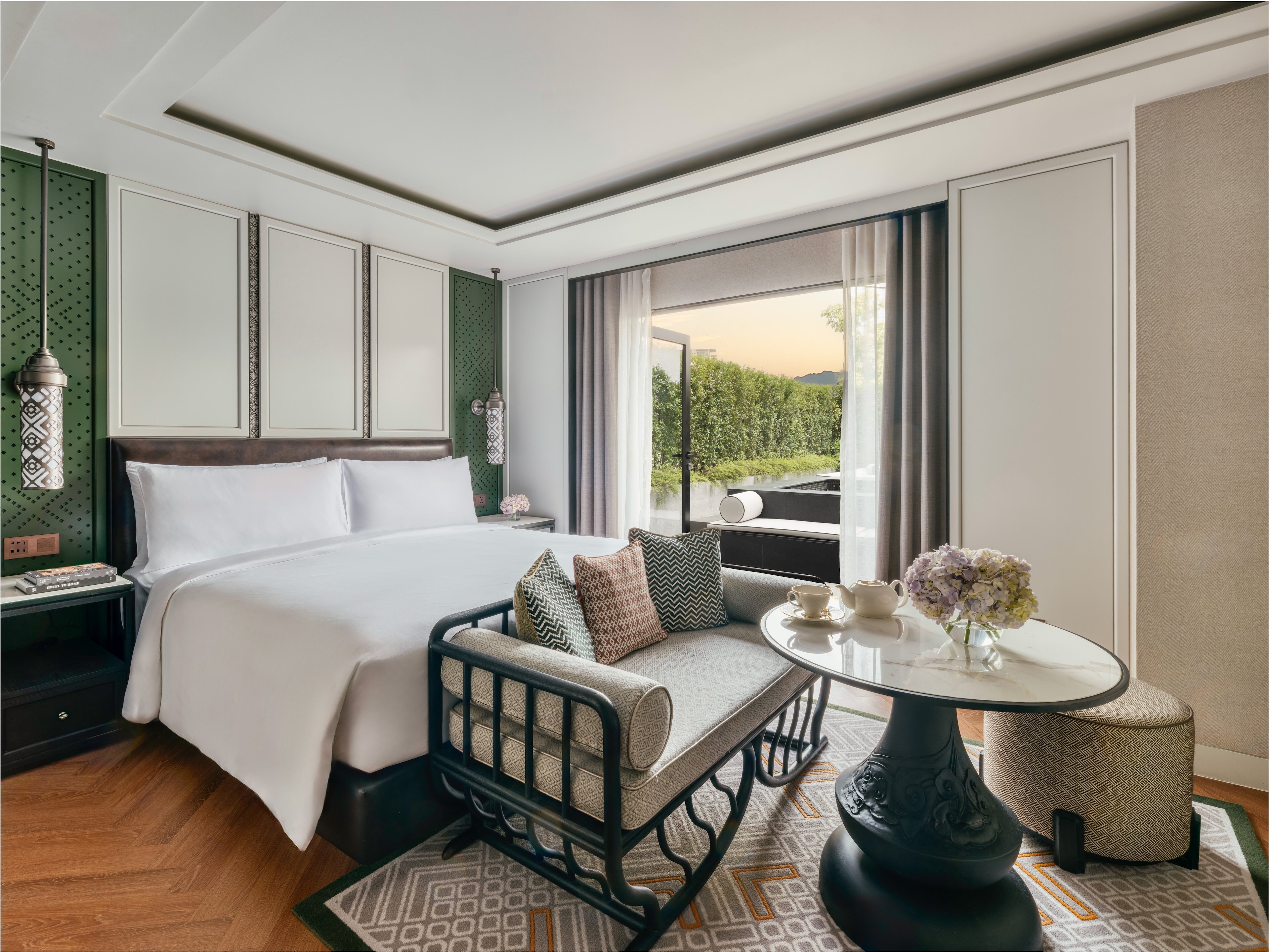 Classic, King Bed, Outdoor Jetted Tub