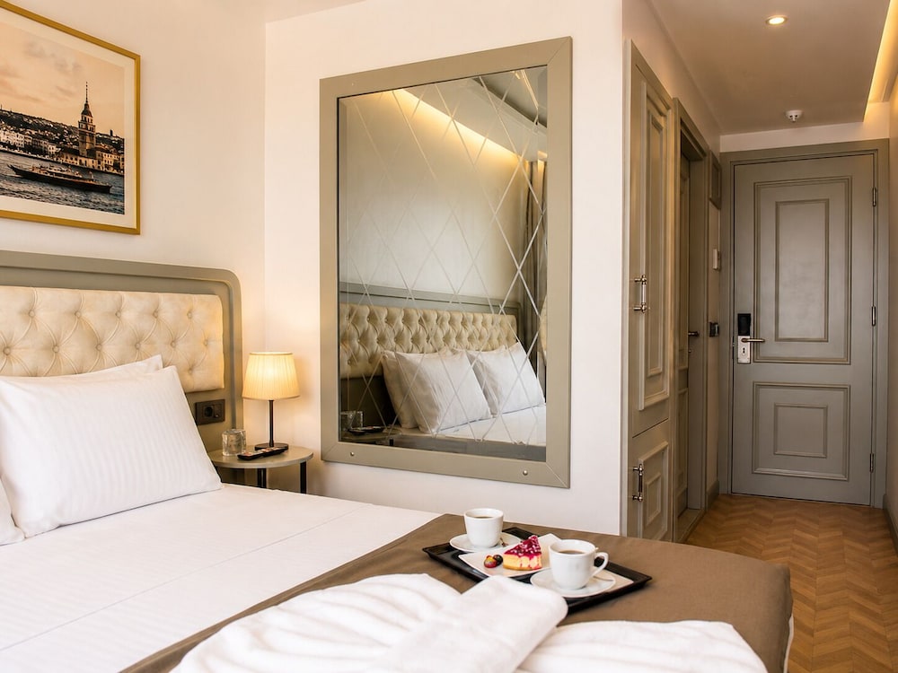 Mayer Hotel 18/48