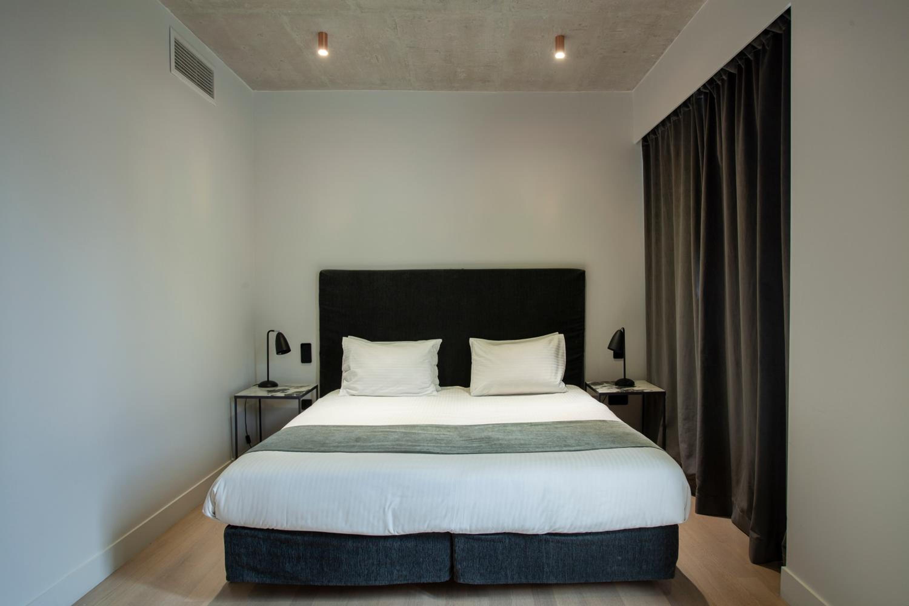 Family, 4 Beds, Bathtub