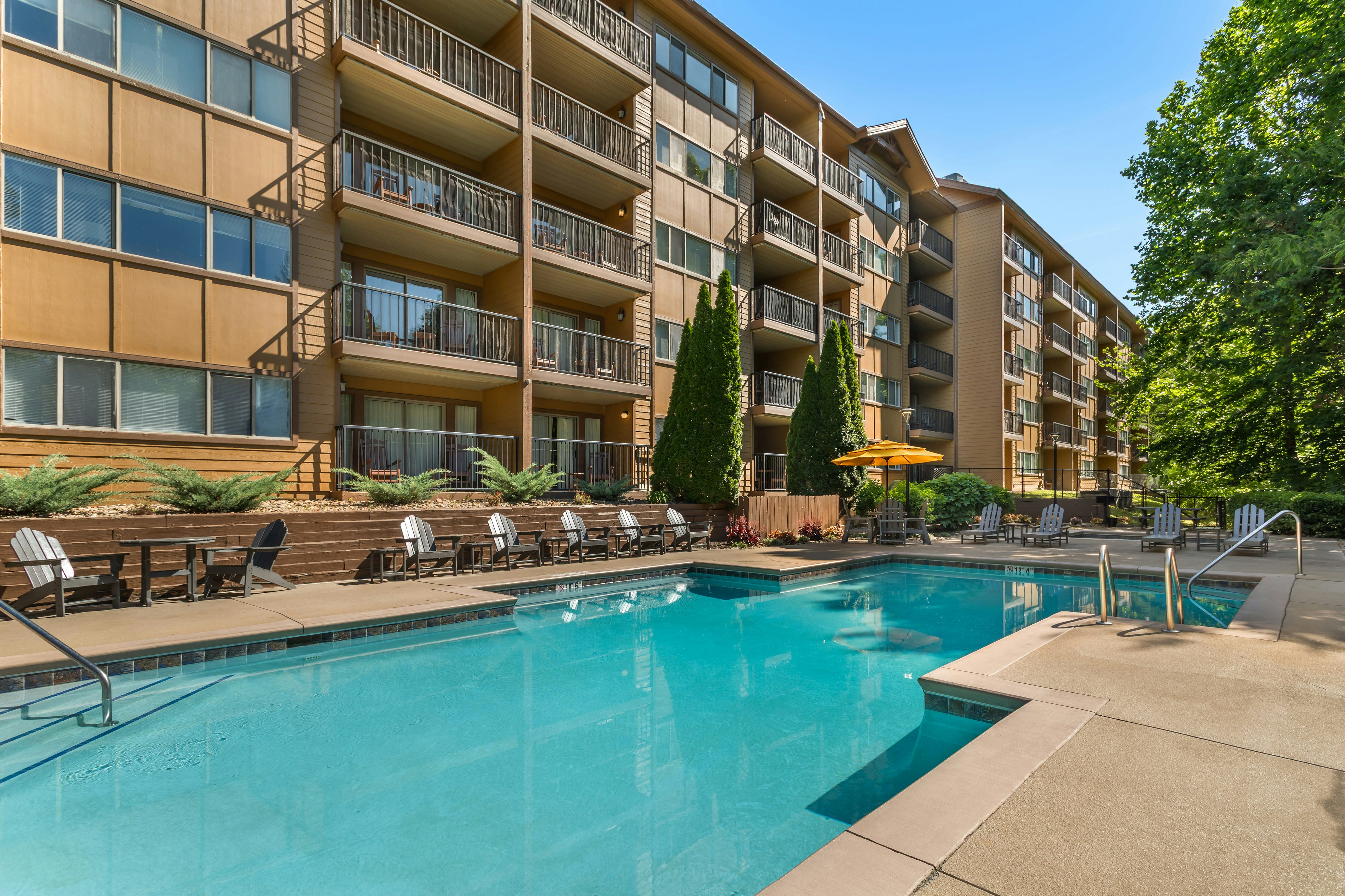 Hilton Vacation Club MountainLoft Gatlinburg 10/42