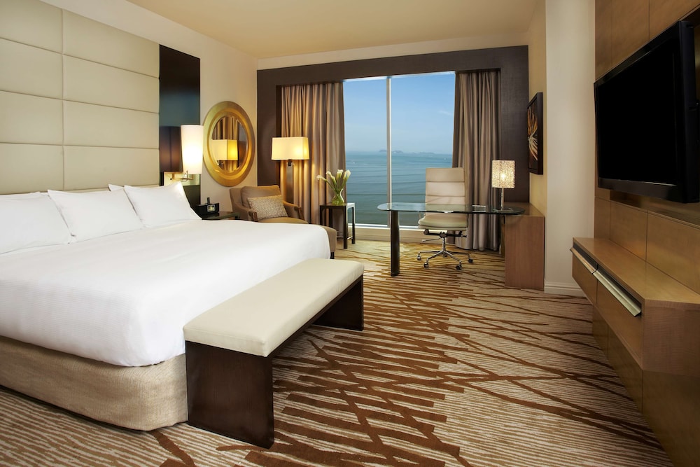 Hilton Panama 29/90