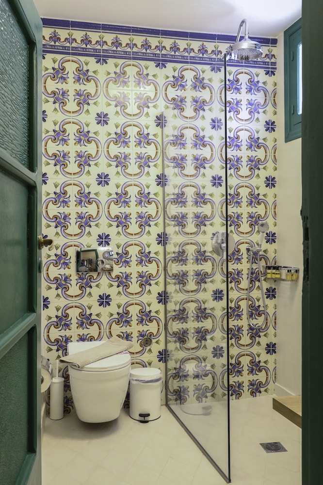 Decan Concept Boutique Estate 43/45