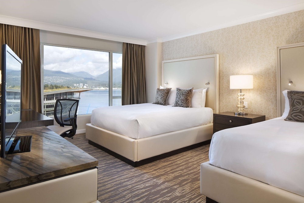 Fairmont Waterfront 15/72