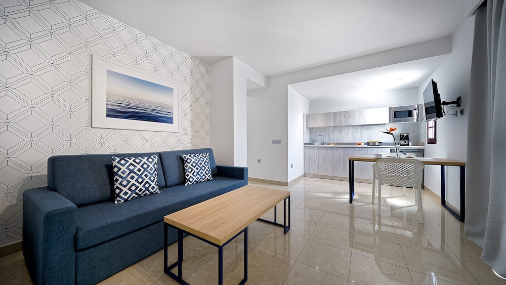 Broncemar Beach Suites Hotel 30/51