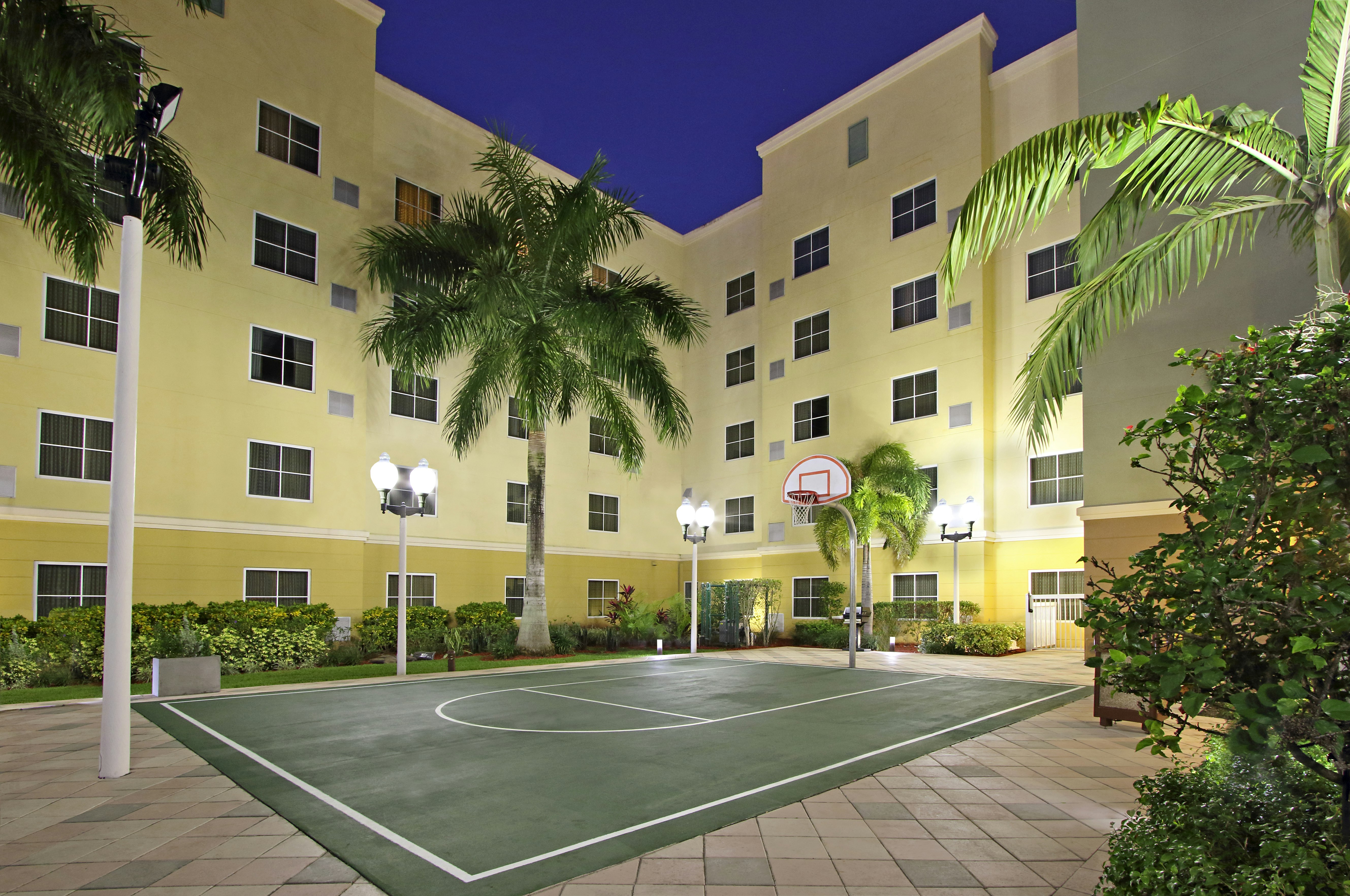 HOMEWOOD SUITES BY HILTON MIAMI - AIRPORT WEST 17/40