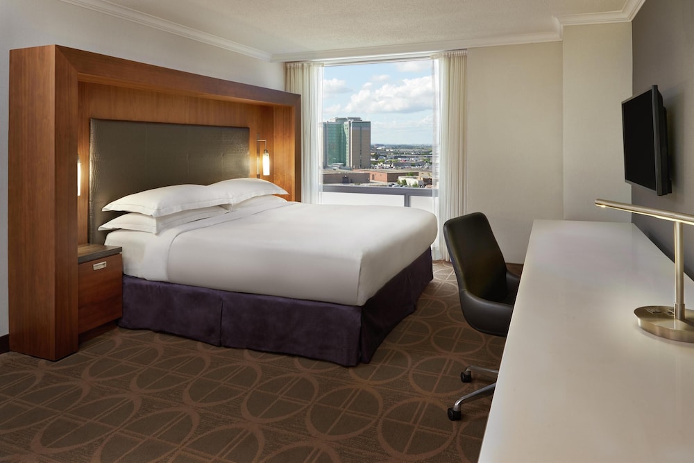 Tower, King Bed