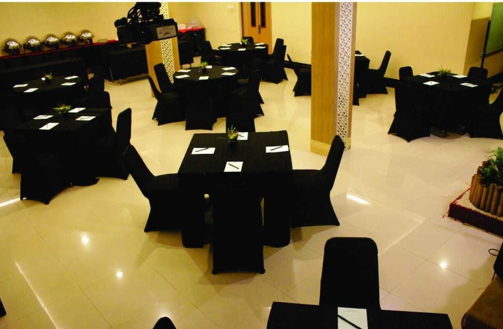 Grand Palace Hotel Makassar 10/18