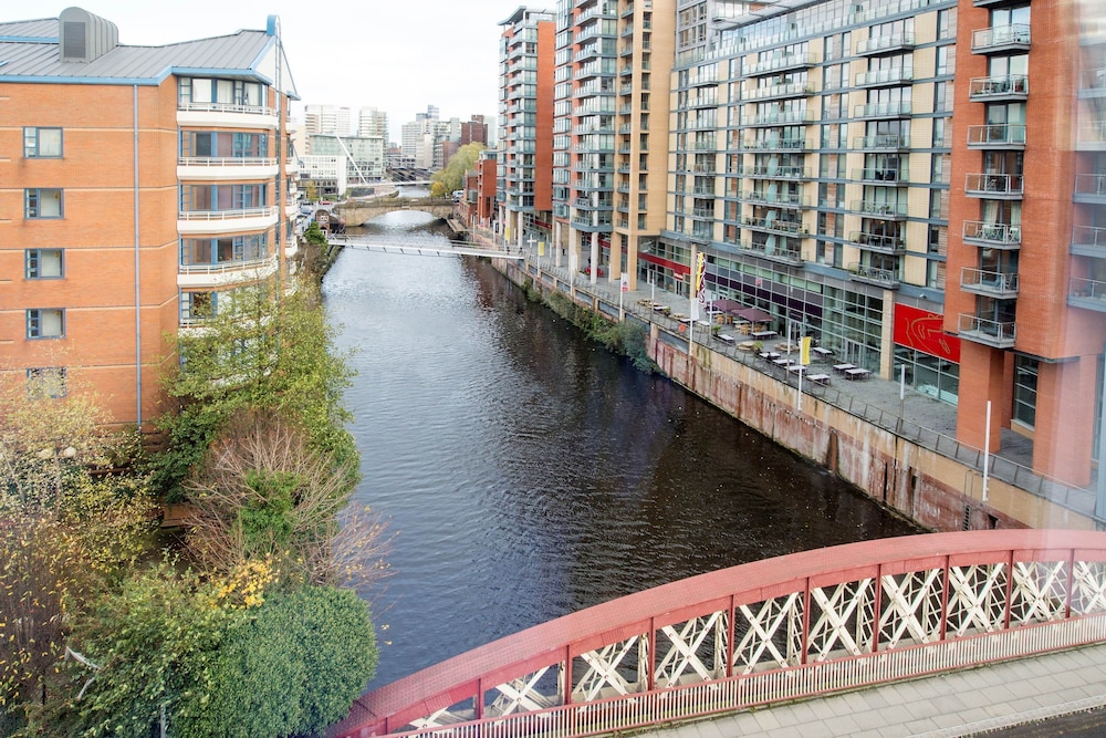 Premier Inn Manchester City Centre West Hotel 45/50