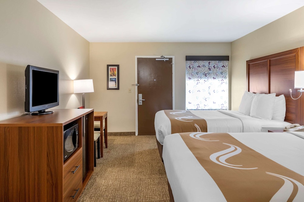 Quality Inn Placentia Anaheim Fullerton 18/50