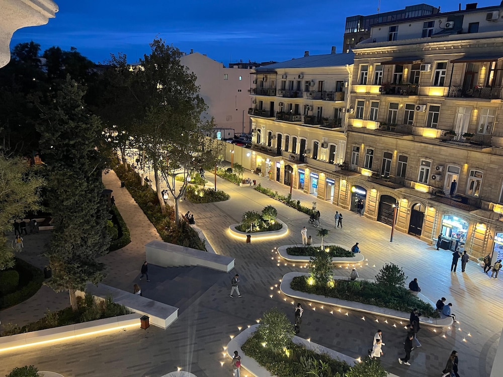 Khaghani Center Hotel 2/49