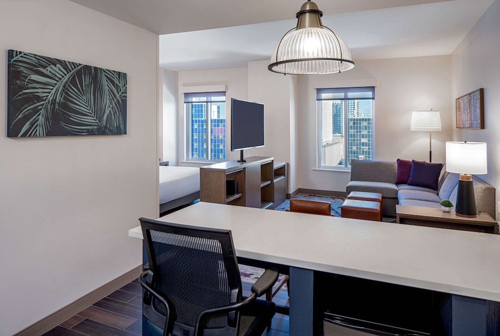 Hyatt House Tampa Downtown 34/63