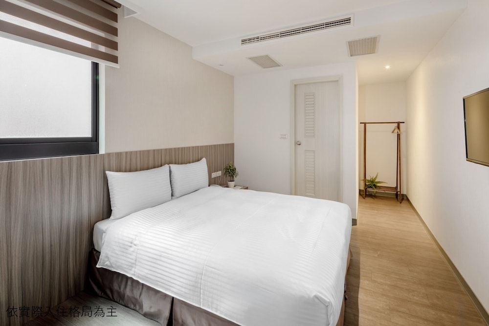 DELUXE, DOUBLE BED