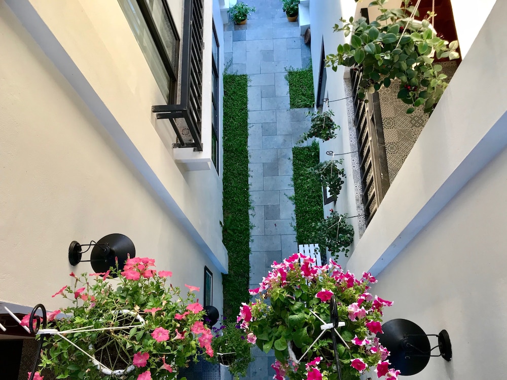 Santa Villa Hoi An 12/72