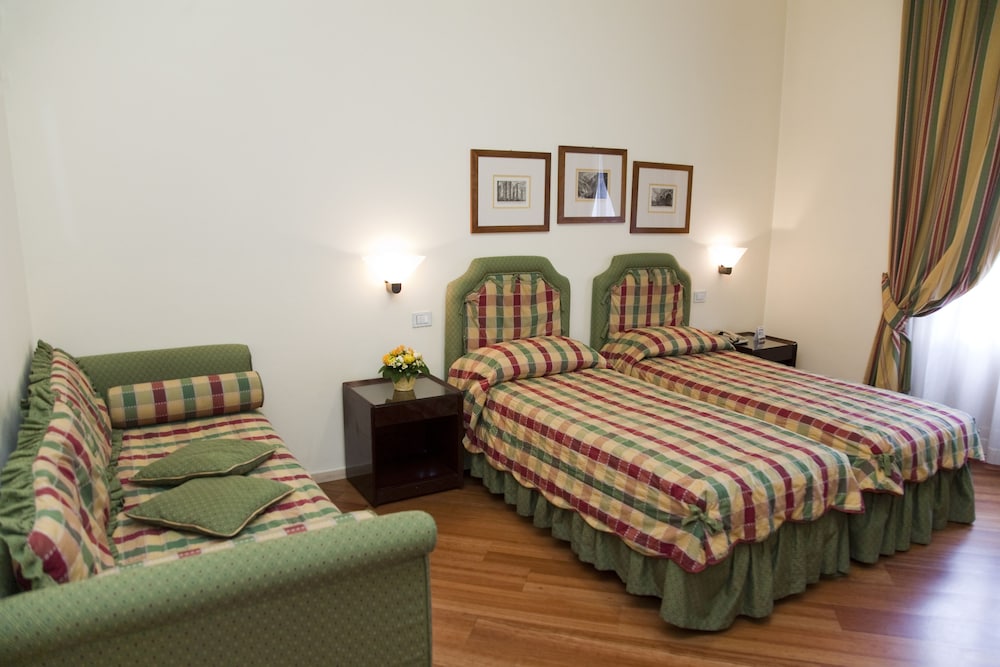 Italia Hotel 30/68
