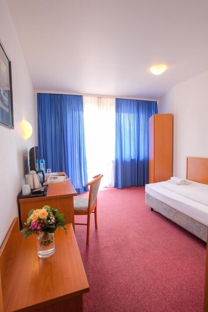 Hotel Himalaya Frankfurt City Messe 24/42
