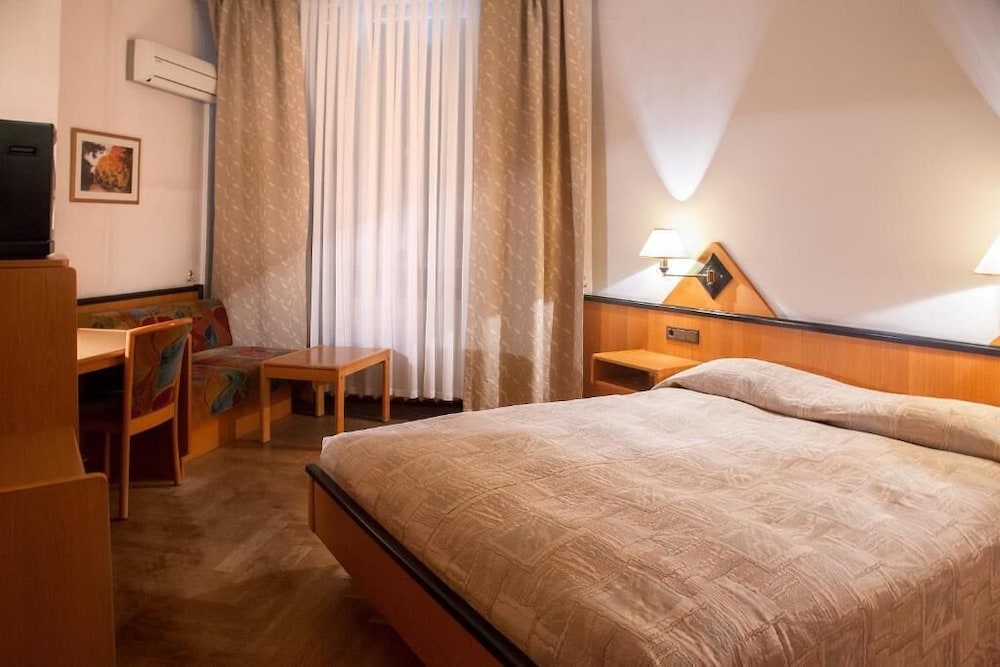 ECONOMY, DOUBLE BED