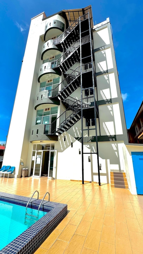 Royal Agate Beach Resort 9/64