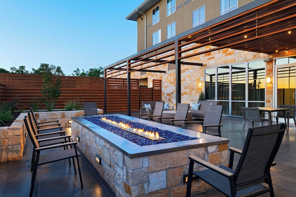 Courtyard Austin Dripping Springs 23/43