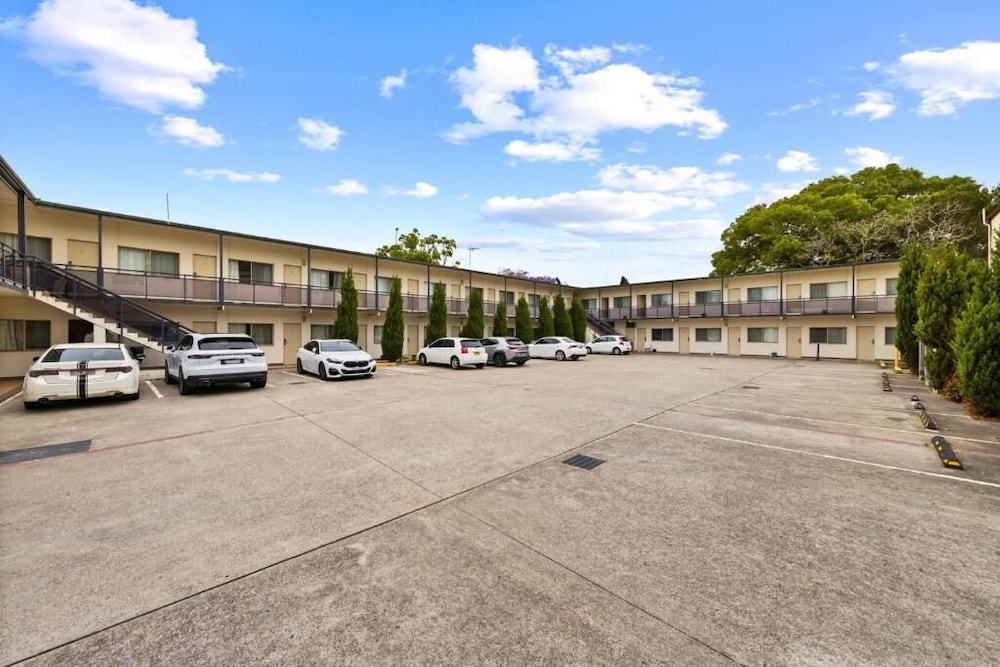 Westside Motor Inn 45/57