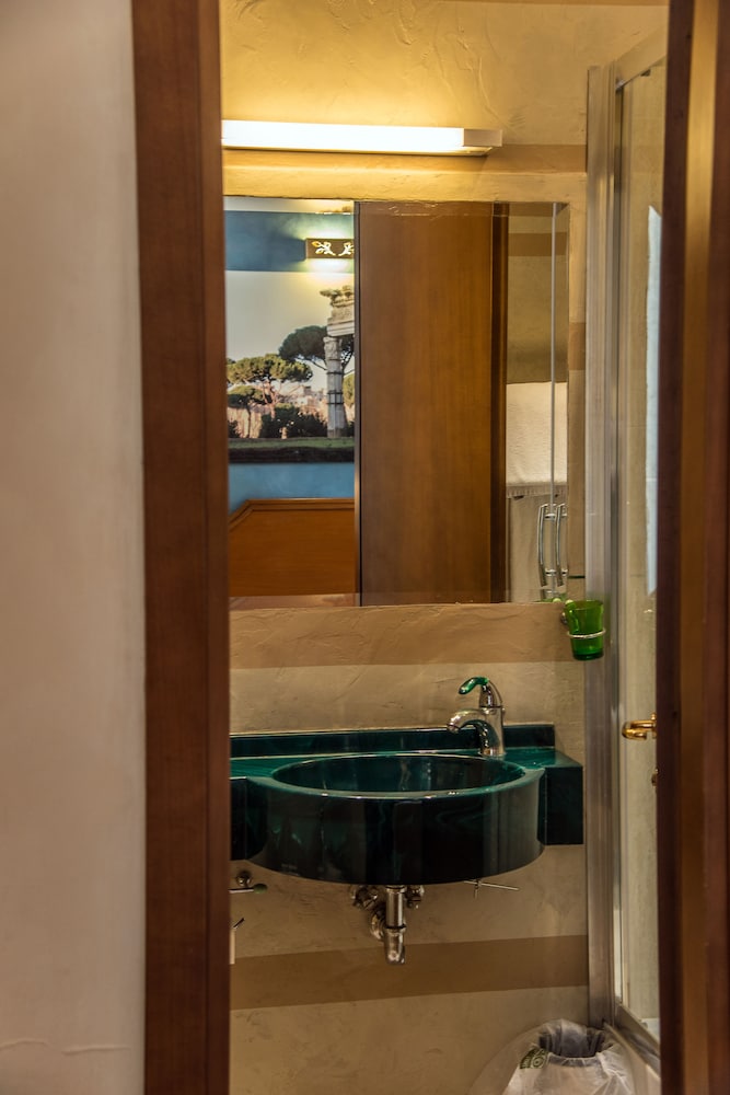Hotel Kent Roma 63/63