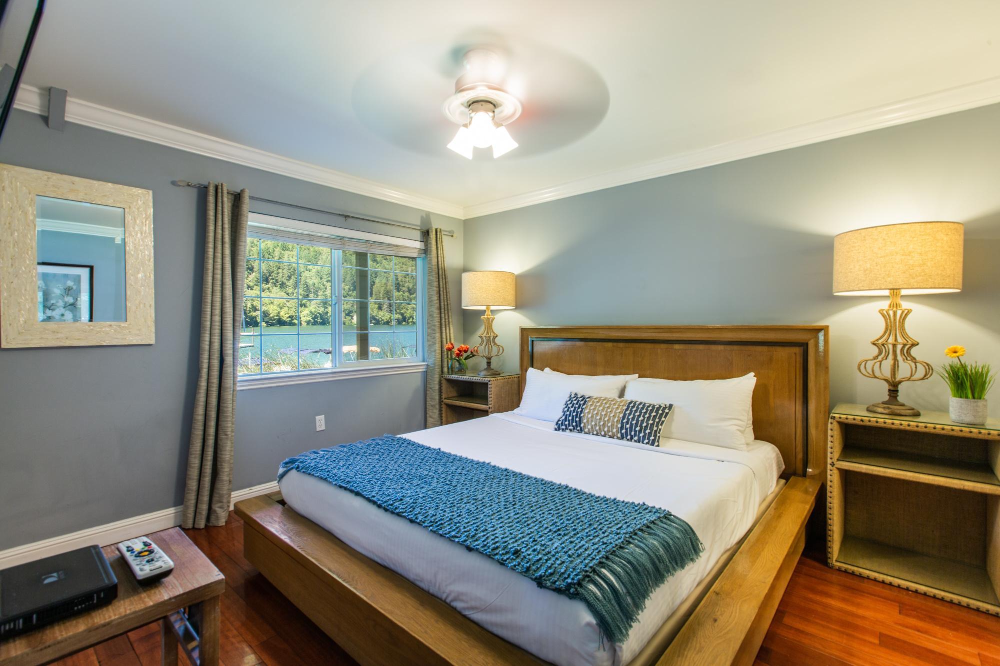 Suite, Water Front