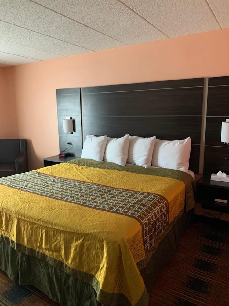 Regency Inn Suites 32/57